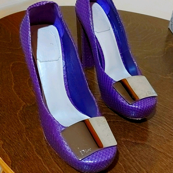Used shoes - Picture 1 of 4